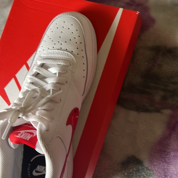 I’m selling these Air Force 1s which are a size 11.5 in men there in good shape - Picture 3 of 5